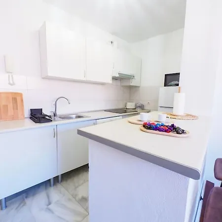 Apartamento Centrico A 130 Metros Del Mar Calido Y Moderno Fuengirola Exterior photo
