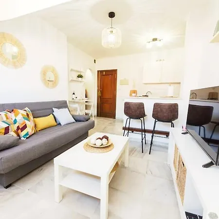 Apartamento Centrico A 130 Metros Del Mar Calido Y Moderno Fuengirola Exterior photo